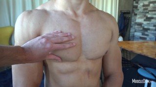 Muscle worship – Henry