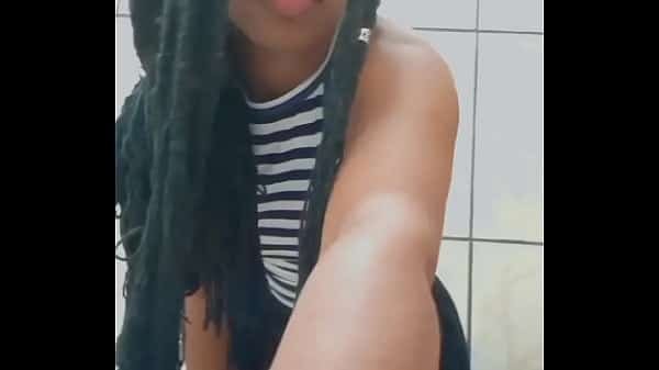 Tirando a roupa pra você